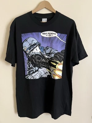 RARA Camiseta De Colección Y2K Rogue Status Keep Pouring It On “The Man” Gun Comic L Foto 1 de 4