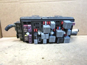 08 09 10 11 12 Chevy Malibu Engine Fuse Box Relay Junction Block 2008-2012 - Foto 1 di 6
