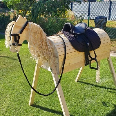 Holzpferd Voltigierpferd Holzpony Pferd Pony Sisal Mähne, Sattel schwarz beweg - Bild 1 von 3