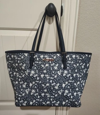 Michael Kors Emry Jet Set Large Tote $298 NEW - Image 1 of 4