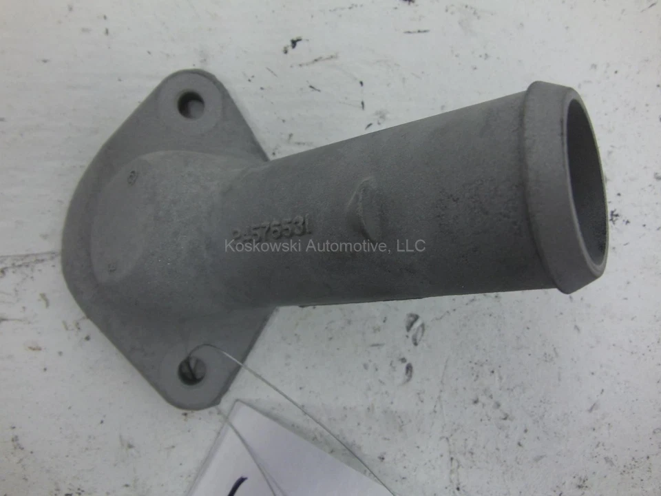 Tomada de água termostato Chevy S10 GMC Sonoma 2.2 24576531 98 99 01 02 03 fabricante de equipamento original - Imagem 1 de 4