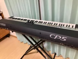 Piano de escenario Yamaha CP5 88 teclas sin soporte - Imagen 1 de 9