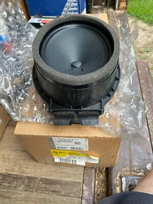 (1) Original GM NOS 2014-2019 Chevrolet Silverado Truck Front Door Radio Speaker Foto 1 de 4