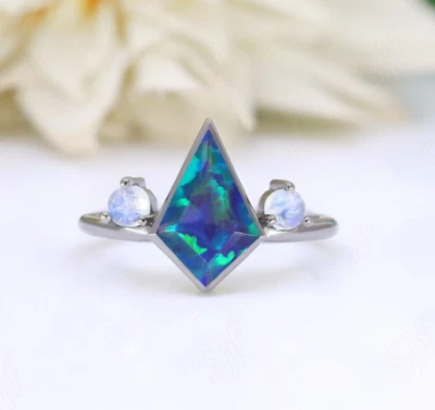 Anillo de compromiso nupcial con piedras preciosas de ópalo pavo real enchapado en rodio negro 925 Foto 1 de 4