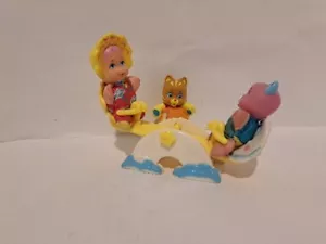 Lotto di 3 bambini Lewis Galoob So Small Babies Teeter Totter & 3 bambini 1989 vintage - Foto 1 di 5