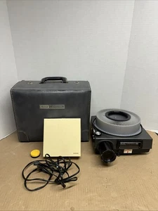 Vintage Kodak Carousel 850 Slide Projector w/ Remote. Tested & Working - Picture 1 of 6