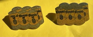 Lotto di 2 spille cappello bavero smaltate birra coors vintage confezione da 6 - Foto 1 di 2