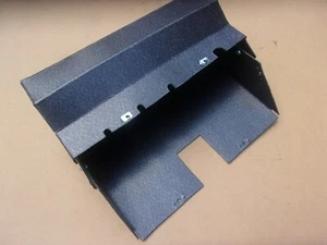 NUEVO 1970-74 E-Body Plymouth Barracuda Dodge Challenger Guantera Inserto Forro - Imagen 1 de 3