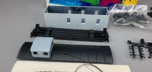 HO Roundhouse 3440 Old Timer 3 Window Caboose Gray Undec Kit NIB! HO4748 - Picture 1 of 6