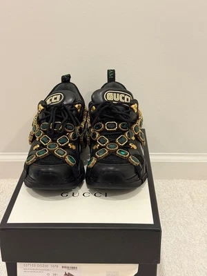Cristales negros Gucci Flashtrek para mujer Foto 1 de 4