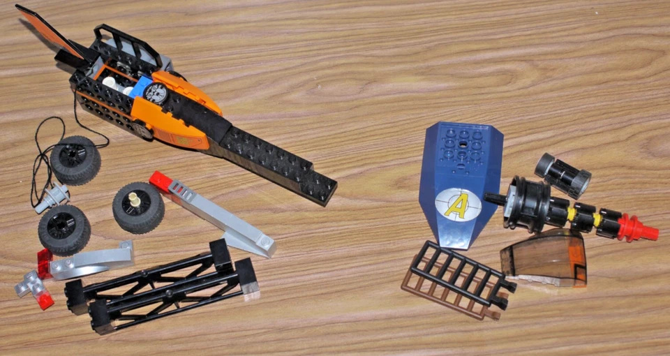 Lego Agents 8634 Mission 5: Turbocar Chase - Replacement Pieces+ - Image 1 of 1