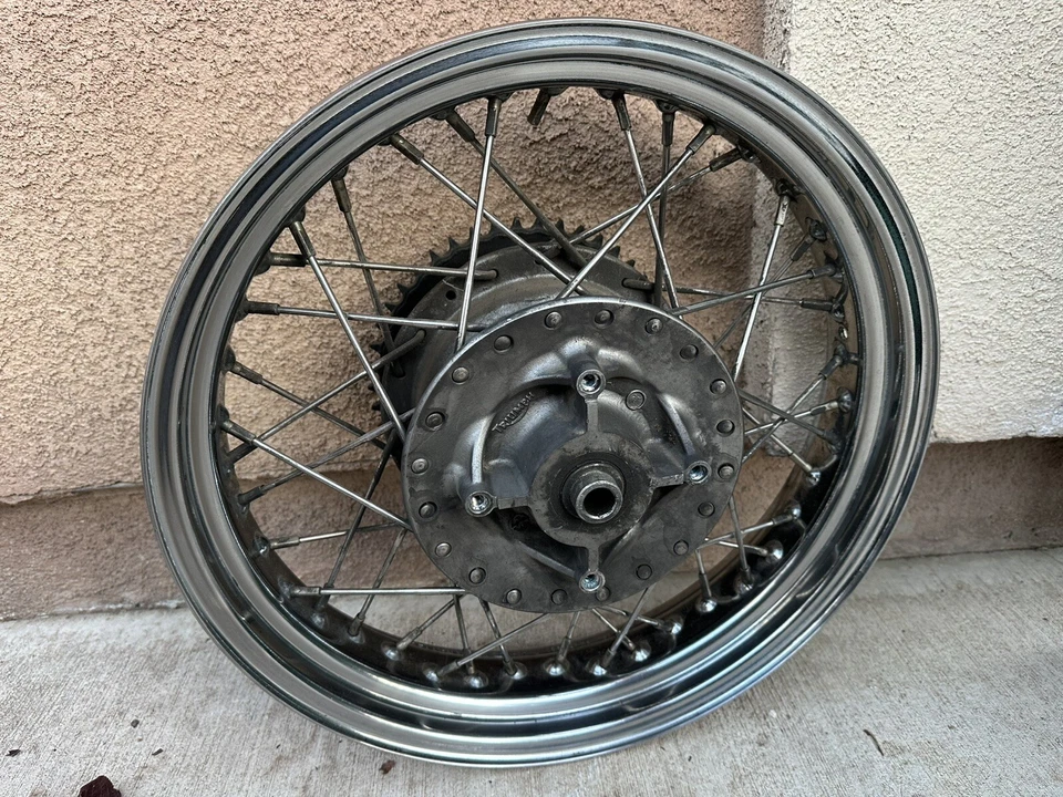 04 Conjunto de rueda trasera Triumph T100 Bonneville Thruxton 17x3,5 01-07 OEM -20 Foto 1 de 4