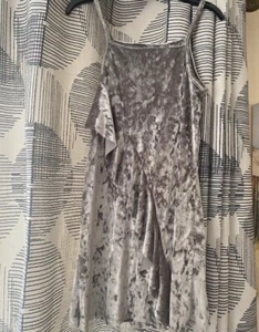 Girls Silver crushed velour strap dress diagonal frill aged 9yrs Matalan - Picture 1 of 4