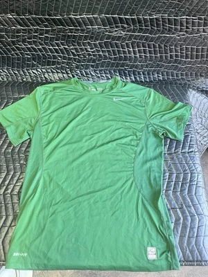 Nike Pro Combat Hombres Talla Grande Ajustada Compresión Gimnasio Entrenamiento Camiseta Verde Foto 1 de 4