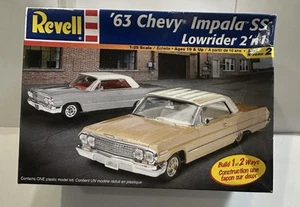 REVELL 85-2176 1963 CHEVY IMPALA SS LOWRIDER KIT MODELO 2 EN 1 1 1:25 - Imagen 1 de 7