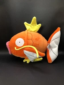Pokemon Karpador elektronisch Plüsch 25 cm Stofftier WCT - Bild 1 von 7