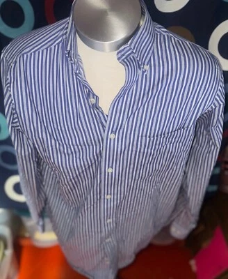 Men's IZOD striped Long sleeve 1 Pocket dress shirt Size 15 1/2  (M) 34/35 - Image 1 of 4