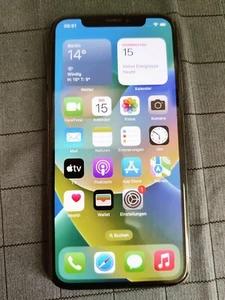 Apple iPhone X - 64 GB interner Speicher *Komplett freigeschaltet* - Bild 1 von 4