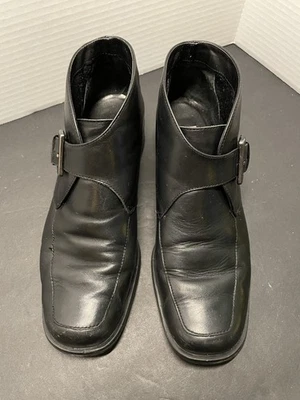 Botas al tobillo Etienne Aigner para mujer de cuero negro correa con hebilla talla 6M Foto 1 de 4