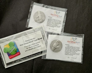 Lote de prendedores WDW 2000 MILLENNIUM Celebración mano en mano y portal de reparto Disney - Imagen 1 de 7