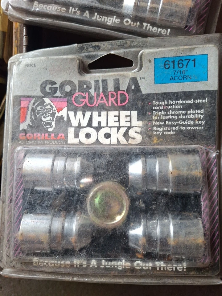 全新 Gorilla 4 件套 带 7/16 键 钢橡子车轮锁 61671 — 第 1/3 张图片