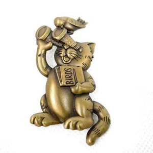 Vintage, Bird Watching Cat, Fashion Pin Kitty with Binoculars by Janette Jewelry - Picture 1 of 4
