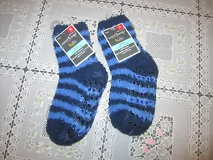 ~FUZZY, COMFY, COZE NON SLID KIDS SOCKS,,,,4-5 YEARS OLD..2 PAIRS....99 - Picture 1 of 2