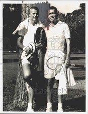 Press Photo Gardnar Mulloy poses with fellow tennis player. - hps08862