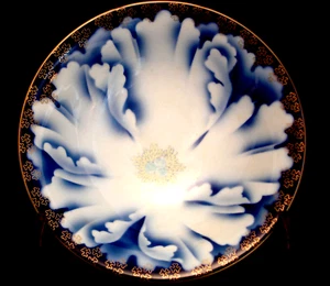 8 3/4" JAPANESE SHOWA PERIOD FUKAGAWA BLUE & WHITE FOOTED BOWL - Picture 1 of 10