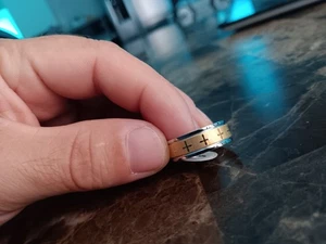 Ring Kreuzmuster vergoldet Edelstahl Gr. 9 NEU - Bild 1 von 8