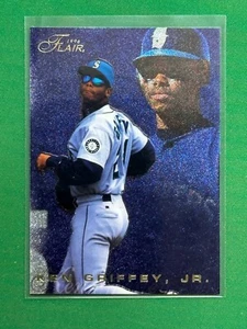 1996 Fleer Flair Baseball Silver Background/Gold Lettering #160 Ken Griffey Jr - Imagen 1 de 2