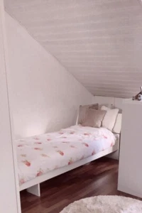 Einzelbett 90 X 200 inkl. Lattenrost - Bild 1 von 1