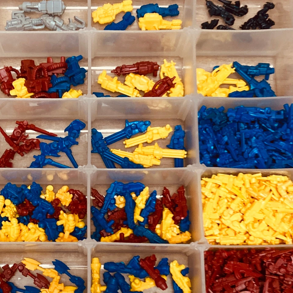 Milton Bradley Space Crusade Weapons Backpacks Ect.. Multi-Listing - image 1 of 1