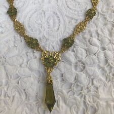 VICTORIAN STYLE Flower Filigree OLIVE GREEN ACRYLIC CRYSTAL GOLD COLOUR NECKLACE