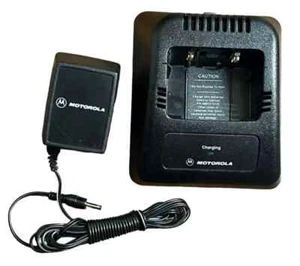 Caricabatteria Motorola NTN1171A con adattatore CA 8W - Foto 1 di 10