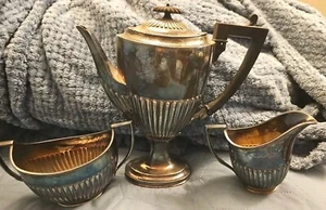 Vintage 3 PC Silver Plated Tea Set. Kettle Cream And Sugar Dish. Beautiful Set - Picture 1 of 15