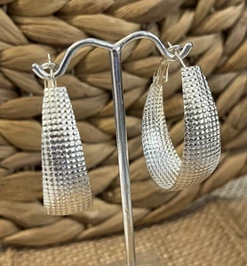 Pendientes de aro múltiple extra grandes texturizados tono plata de colección Y2K para orejas perforadas - Imagen 1 de 7