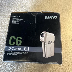 Sanyo VPC-C6 Camcorder - Picture 1 of 18