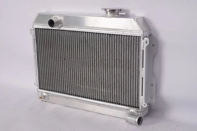 Auto7 para radiador todo aluminio 1968-73 Datsun 510, 1972-73 camioneta Datsun 620 Foto 1 de 4