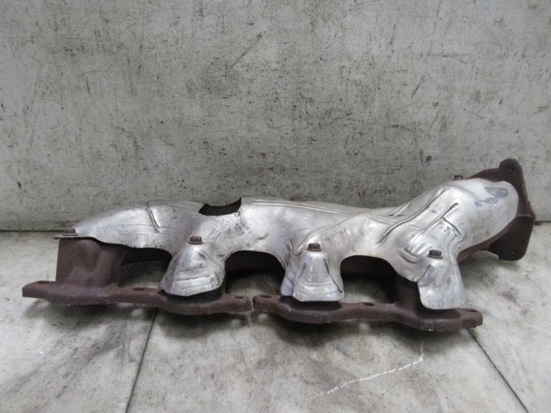 Coletor de escape 02 03 04 05 06 07 08 09 10 11 12 13 14 GMC YUKON XL 1500 - Imagem 1 de 4