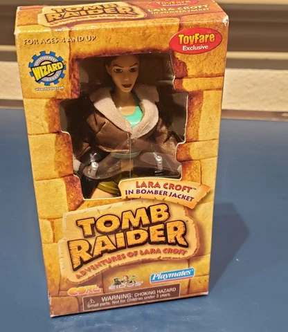 Playmates Tomb Raider Lara Croft Bomber Jacket 2000 Toyfare Exclusive Figure MIB Cover