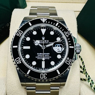 Nuevo en caja Rolex Submariner Date 41 mm bisel negro, 126610LN, ¡caja y papeles sin usar! Foto 1 de 4