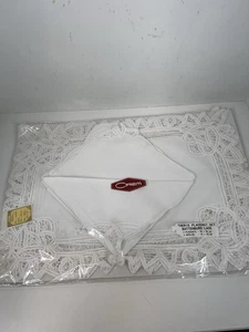 Nuevo conjunto de servilletas y colocación de encaje victoriano vintage Battenberg para 4 blancos - Imagen 1 de 10