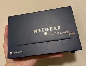NETGEAR DS104 4 Port 10/100 Mbps Dual Speed Hub NO POWER SUPPLY - Picture 1 of 4