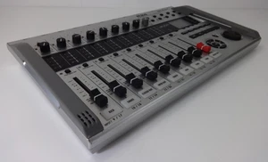 Zoom R24 Digital Multi 24 Track Recorder Audio Interface Music Studio Equipment - Picture 1 of 12