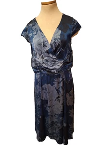 Neu mit Etikett Julian Taylor New York waschbares Kirchen- oder Cocktailkleid Größe 10-12 - Bild 1 von 3
