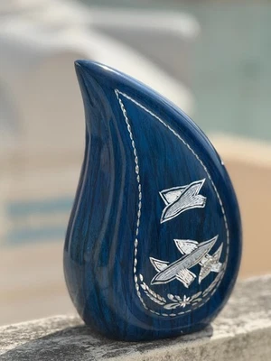 SOULURNS® - Urna de cremación para adultos Blue Flying Eagle para cenizas humanas Foto 1 de 4