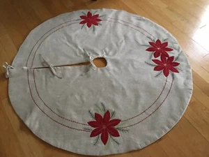 NEU entzückender Wellesley 52" Weihnachten Pointsetta Baum Rock gefüttert - Bild 1 von 15