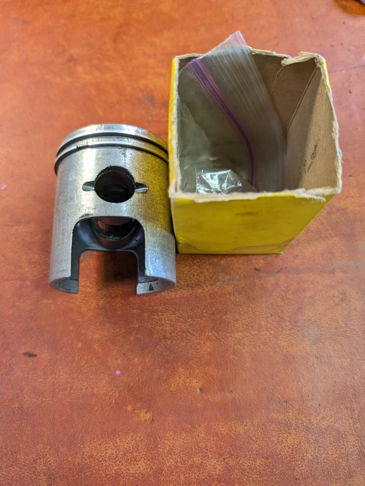 Suzuki Piston Ring Set 1969 1970 1971 T250 Hustler 12140-18720 12140-18400 - Image 1 of 4