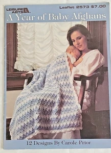 Un año de bebé afgano 12 diseños de Carole Prior Leisure Arts #2573 - Imagen 1 de 2